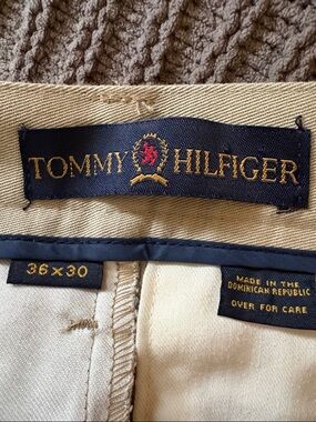 Tommy Hilfiger Beige Khaki Pants with Navy Label, like brand new crisp!
